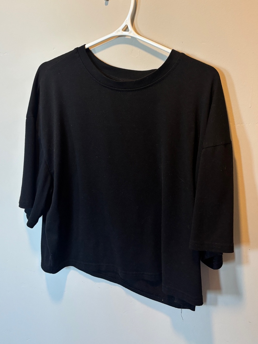 Basic Black Loose Crop Tshirt Size large